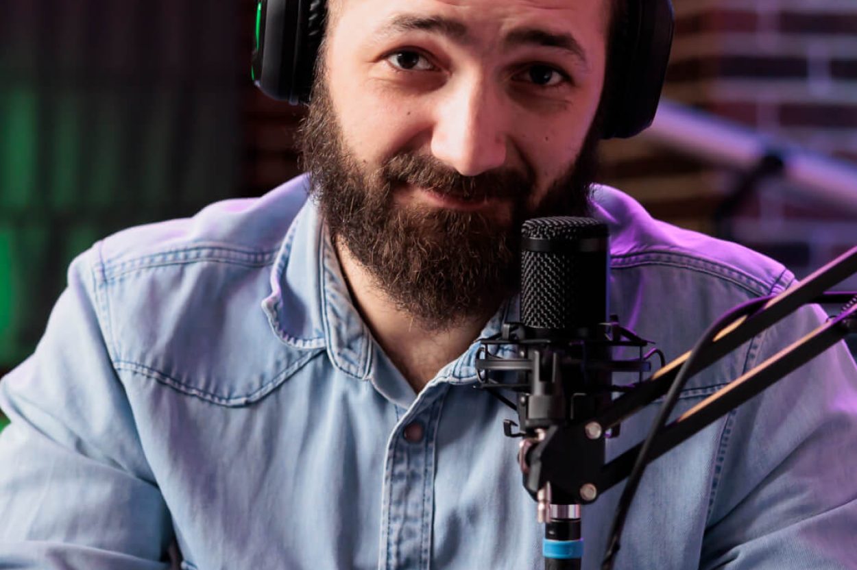 Host-1.jpg